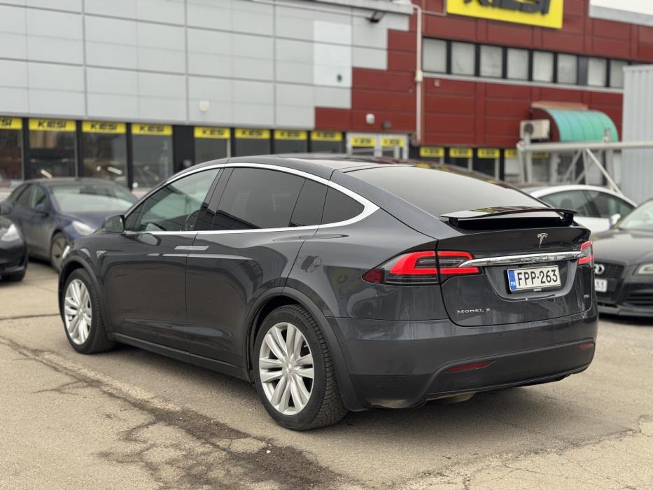 TESLA Model X 2016