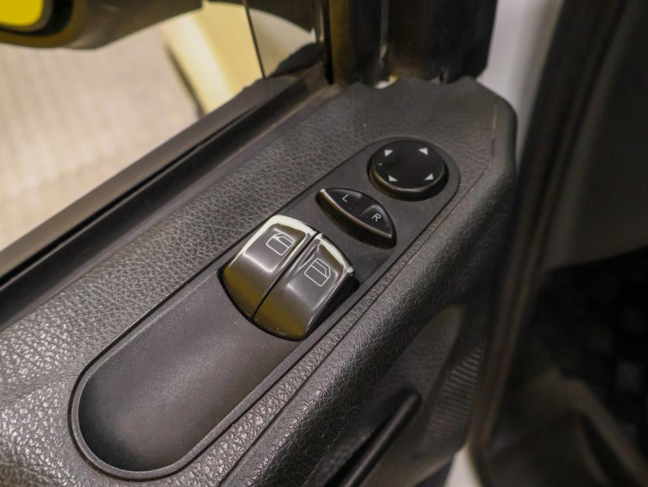 MERCEDES-BENZ Vito 2012