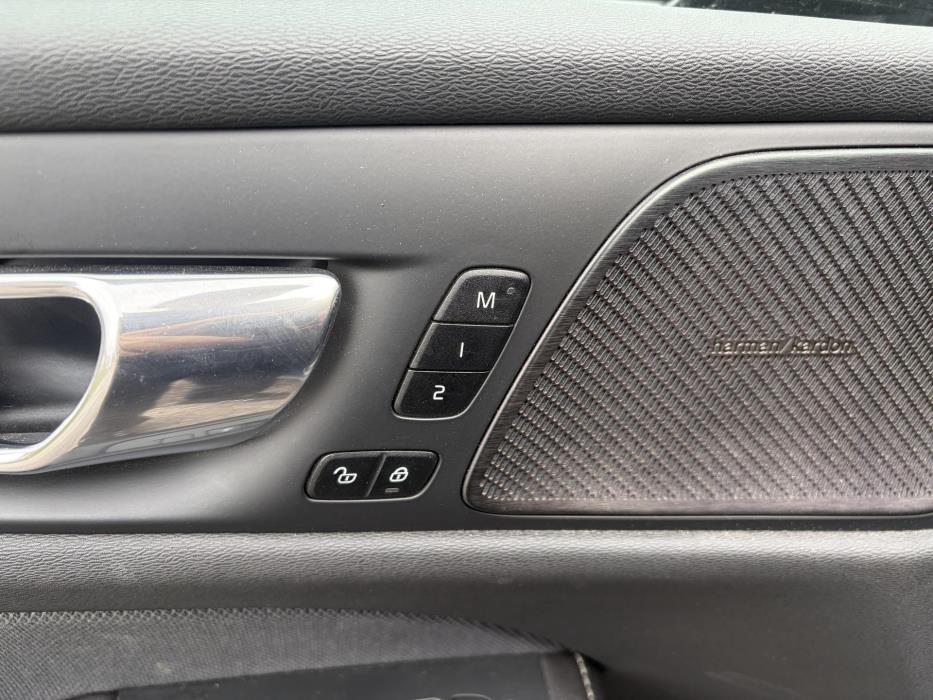 VOLVO V60 2020