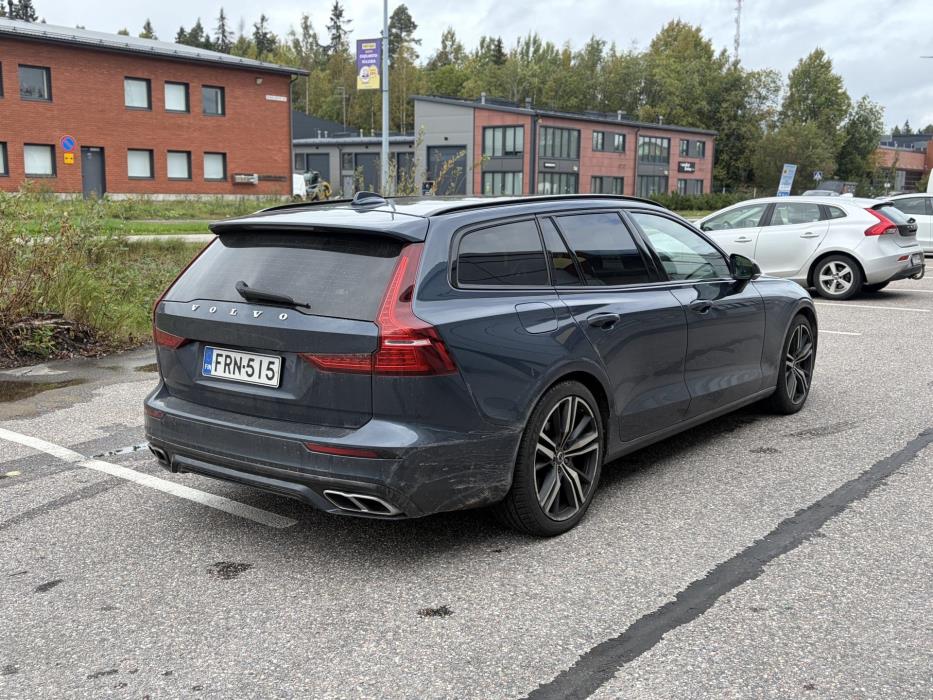 VOLVO V60 2020