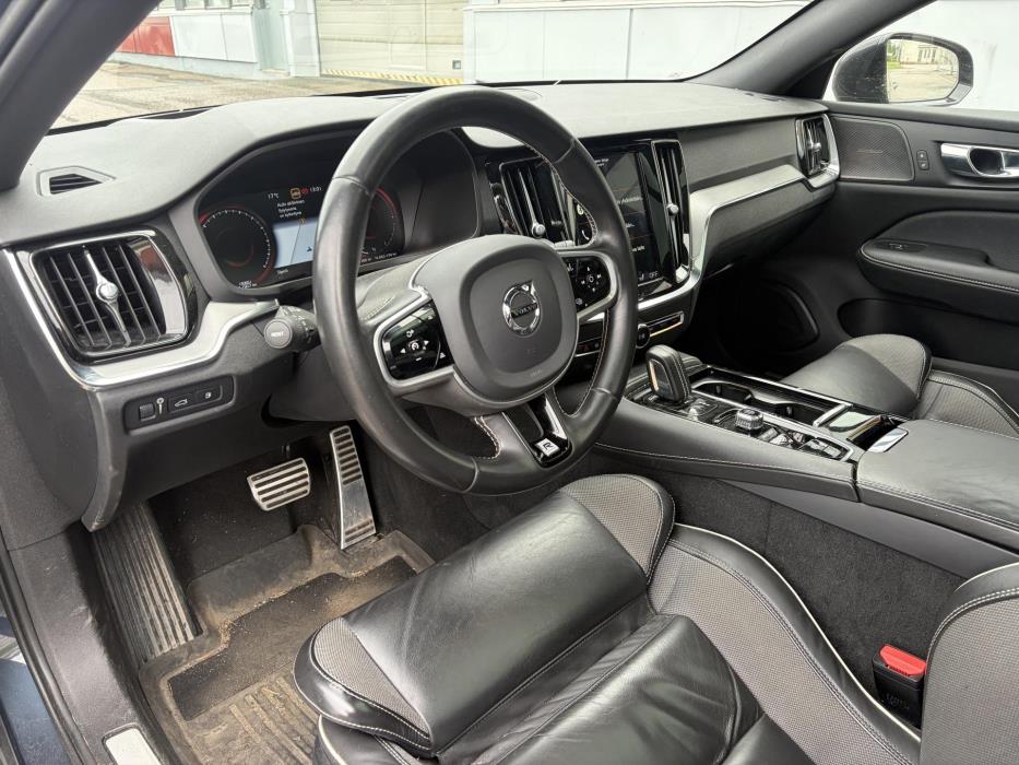 VOLVO V60 2020
