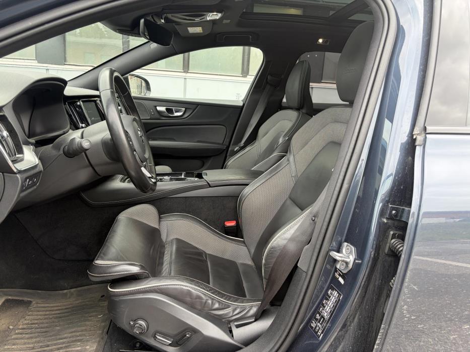 VOLVO V60 2020