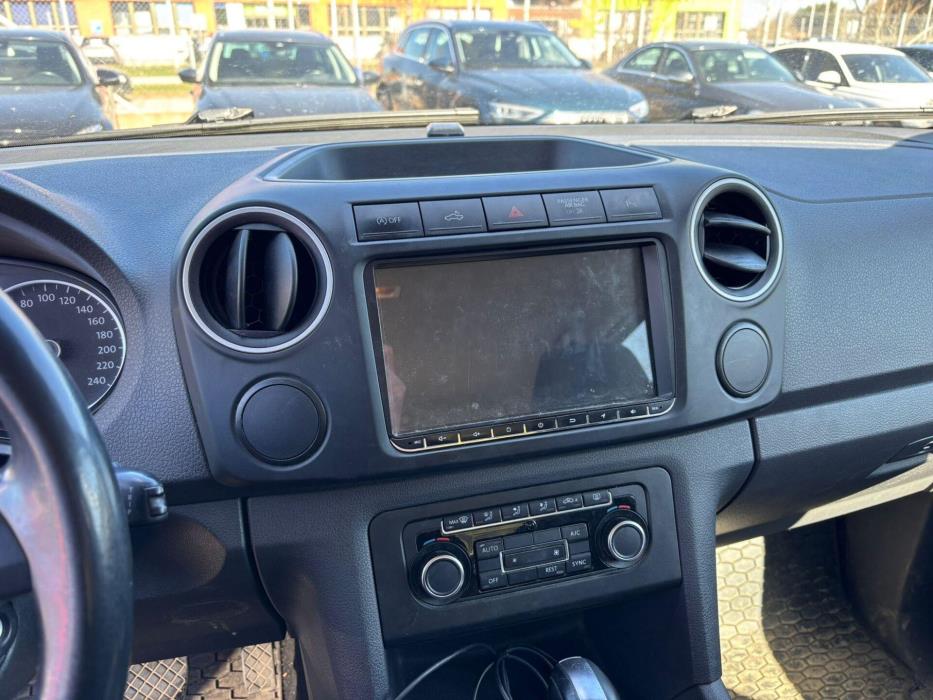 VOLKSWAGEN Amarok 2013