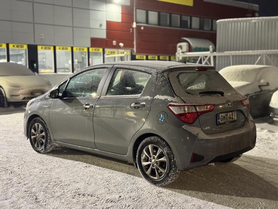 TOYOTA Yaris 2018