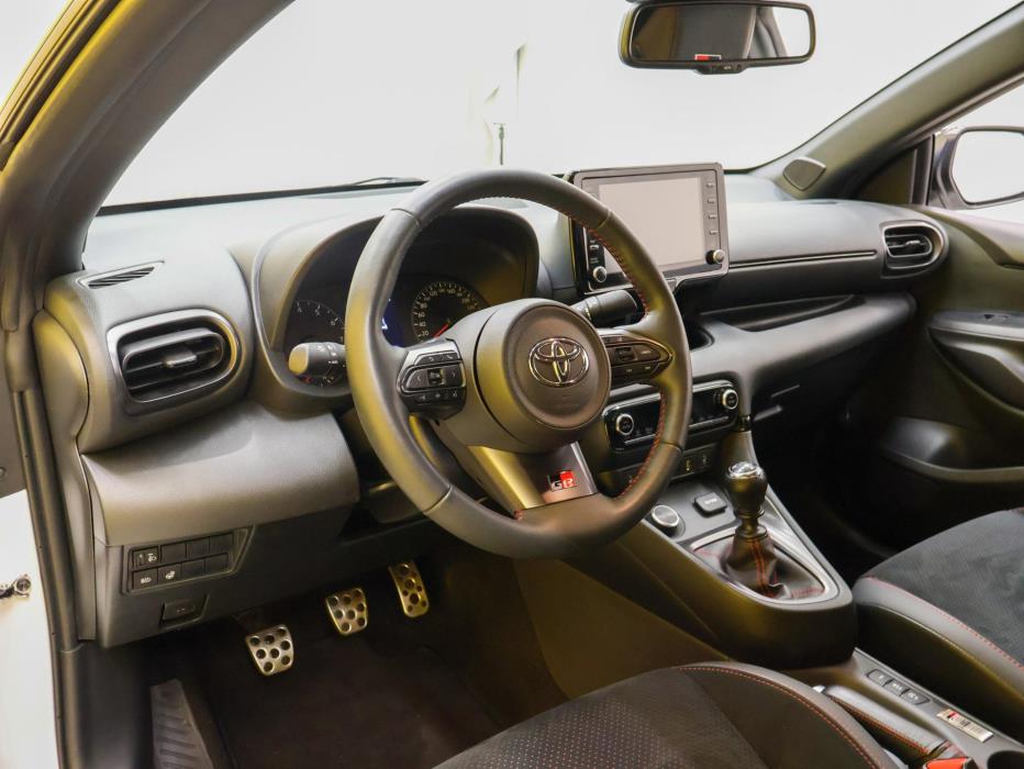 TOYOTA GR Yaris 2021
