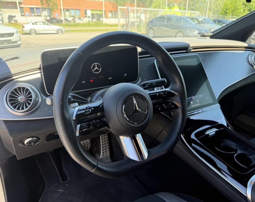 MERCEDES-BENZ EQE 2022