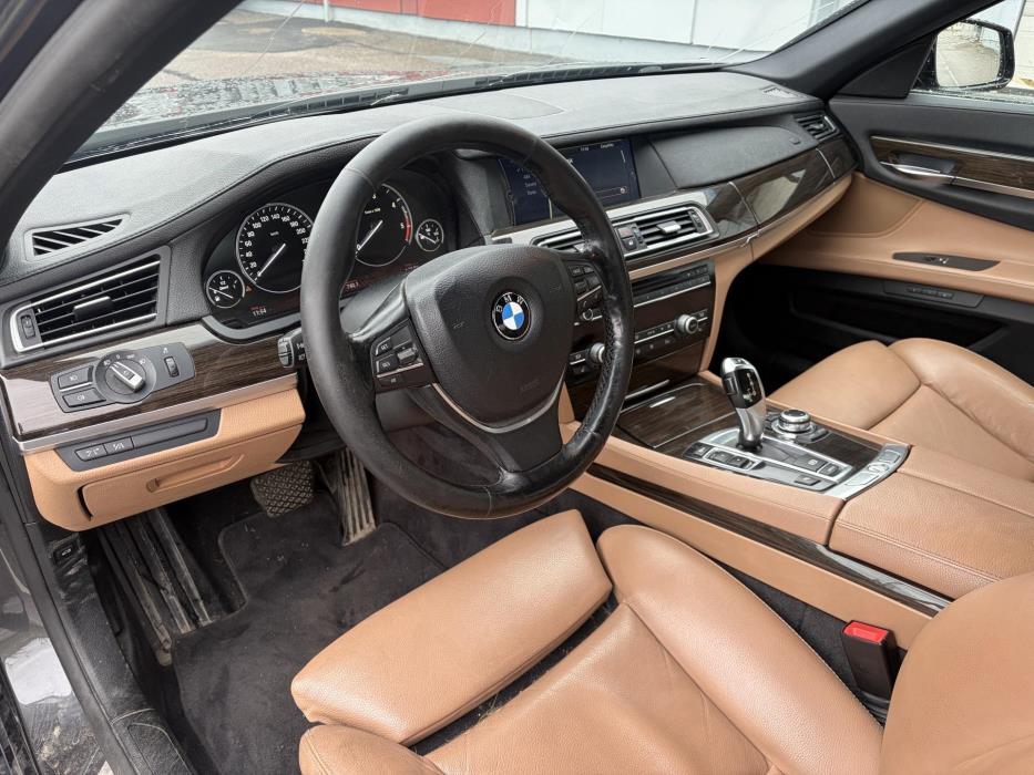 BMW 730 2009