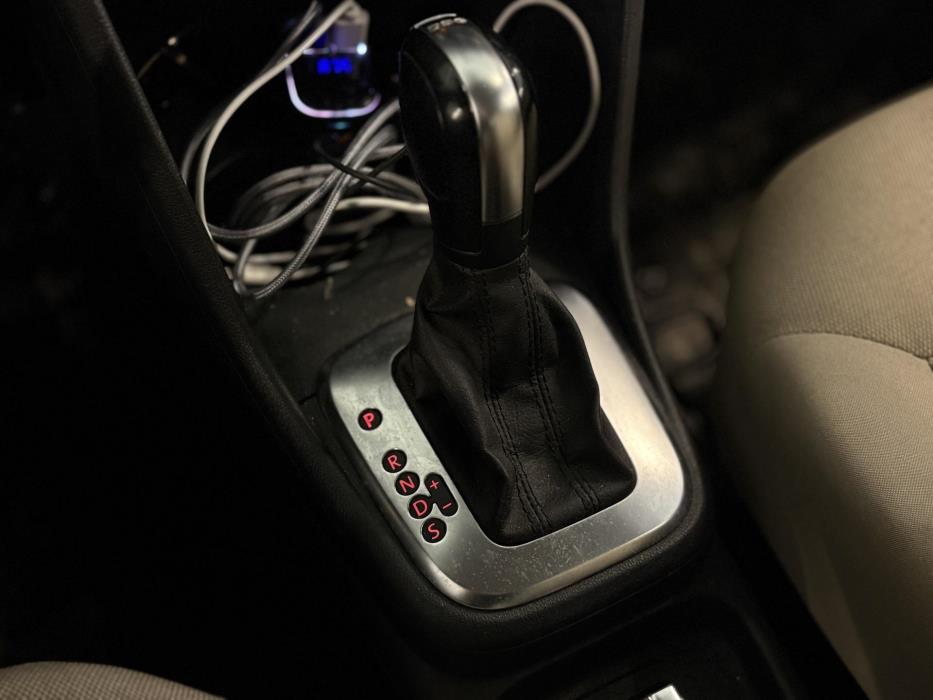 VOLKSWAGEN Polo 2010