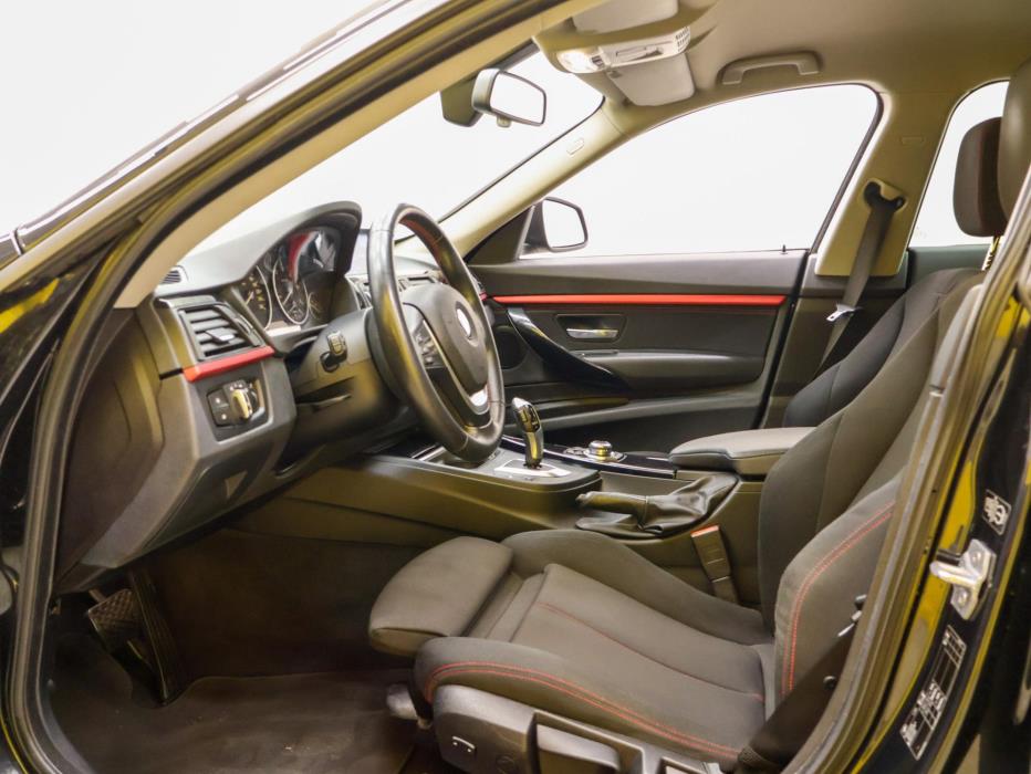 BMW 318 Gran Turismo 2014