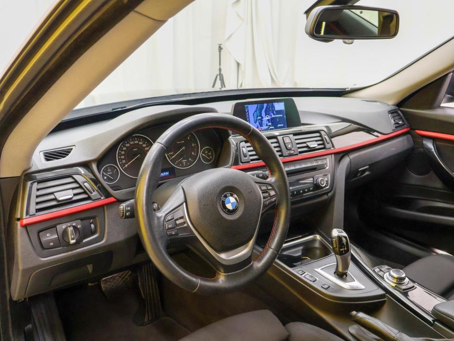 BMW 318 Gran Turismo 2014