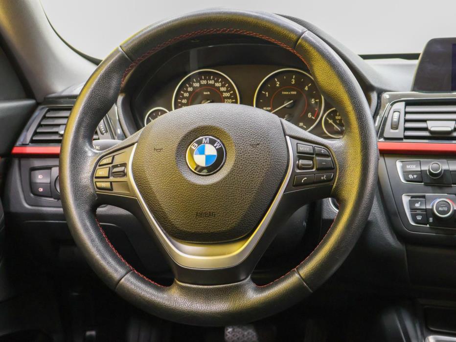 BMW 318 Gran Turismo 2014