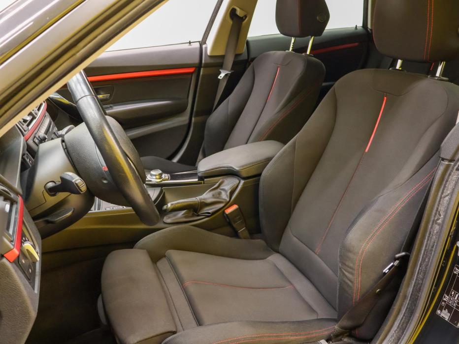 BMW 318 Gran Turismo 2014