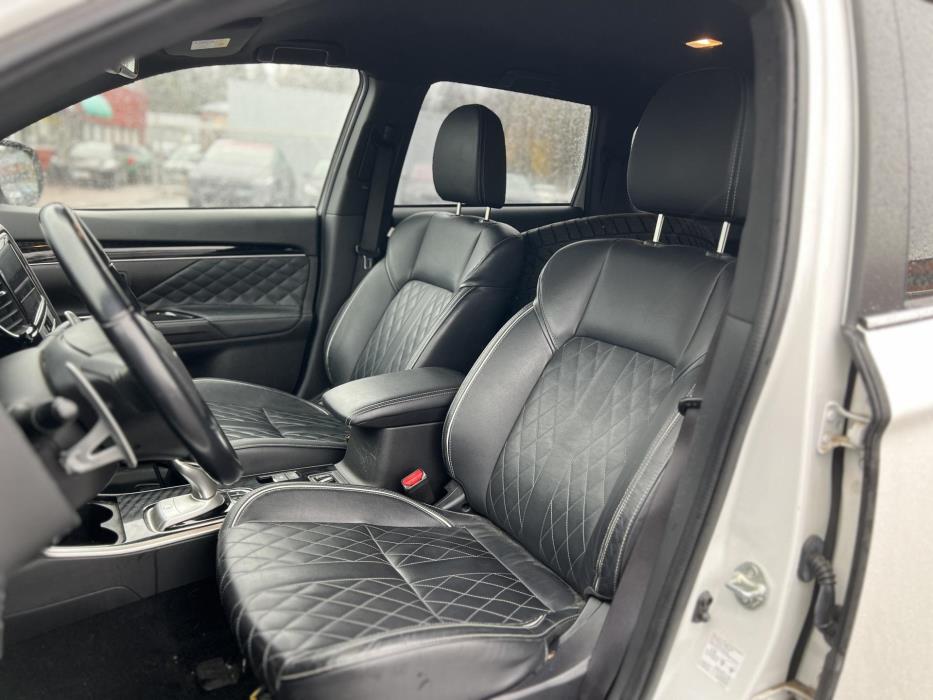 MITSUBISHI Outlander PHEV 2019