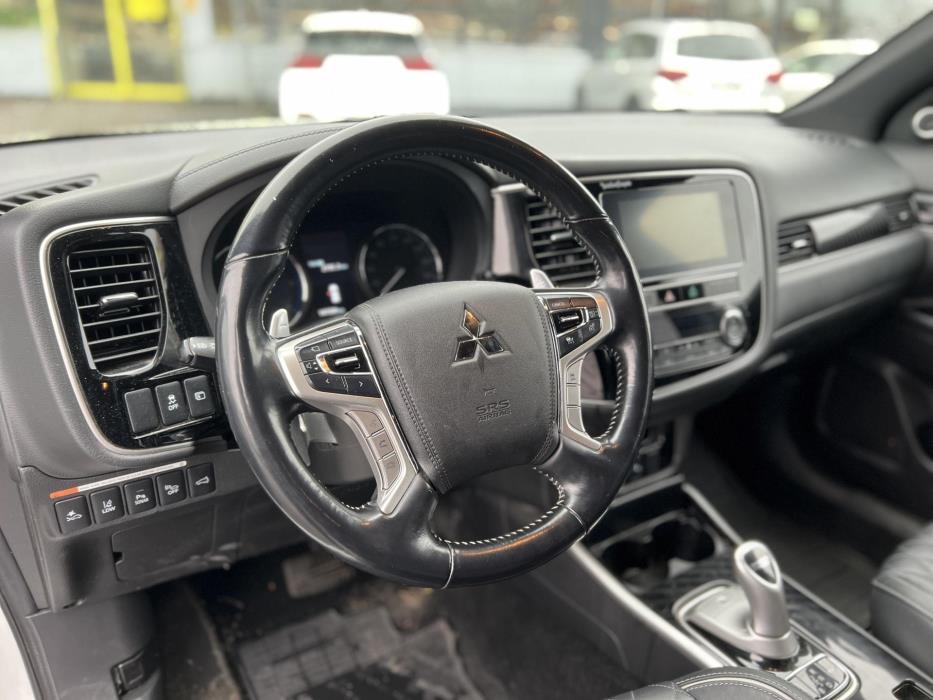 MITSUBISHI Outlander PHEV 2019