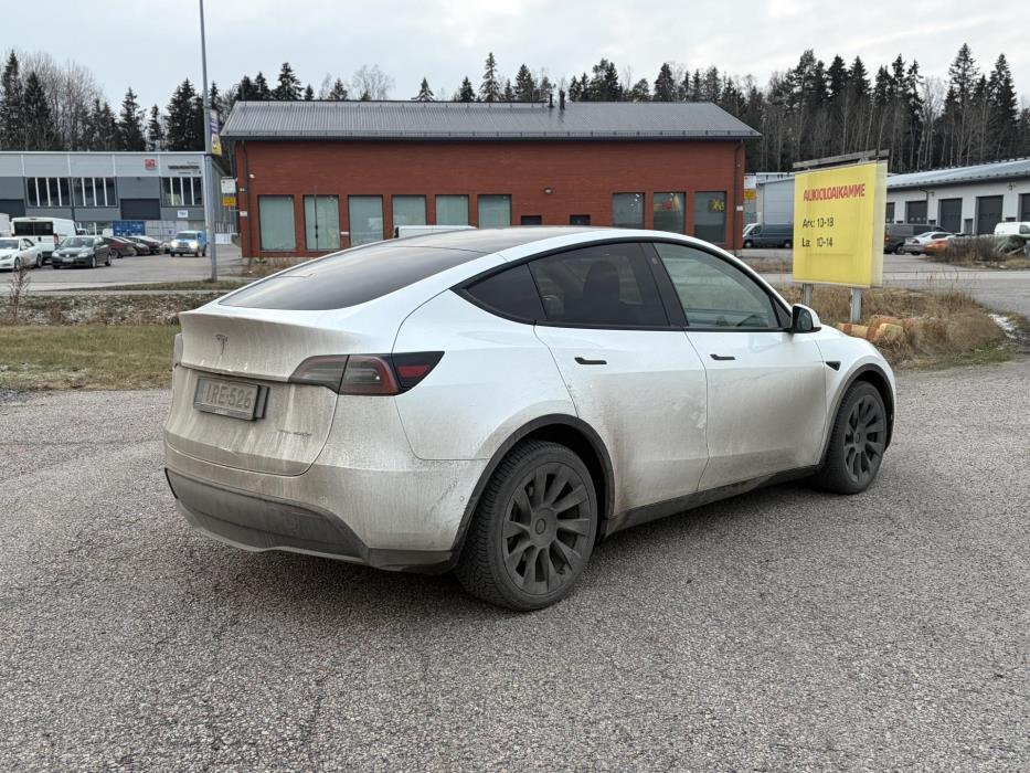 TESLA Model Y 2022