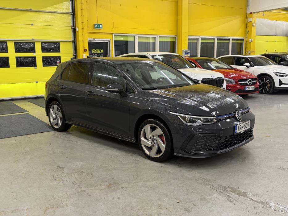 VOLKSWAGEN Golf 2021