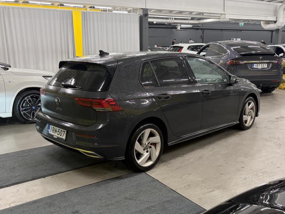 VOLKSWAGEN Golf 2021