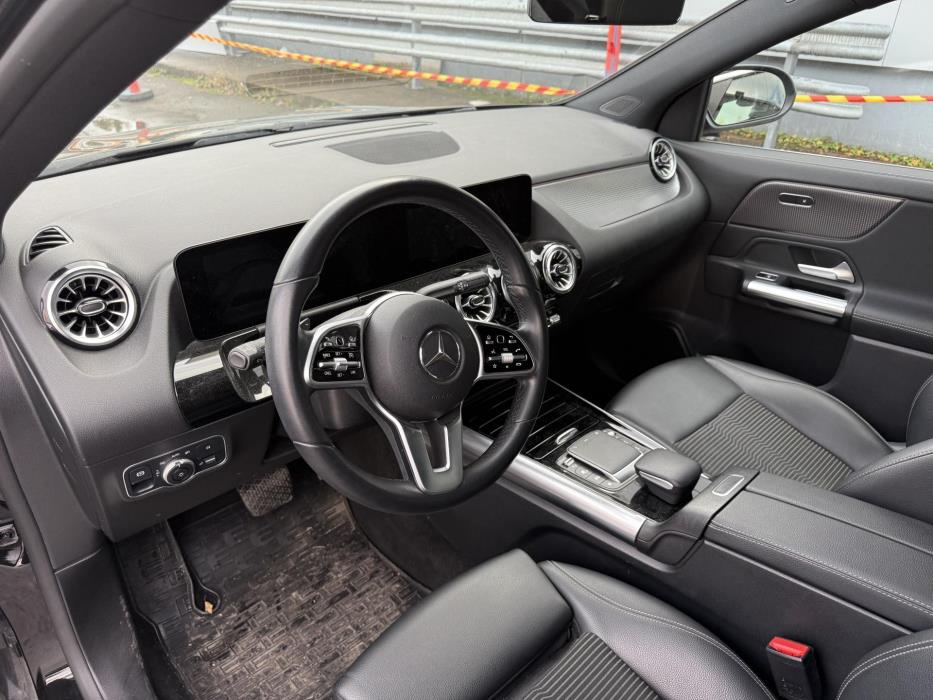MERCEDES-BENZ EQA 2021