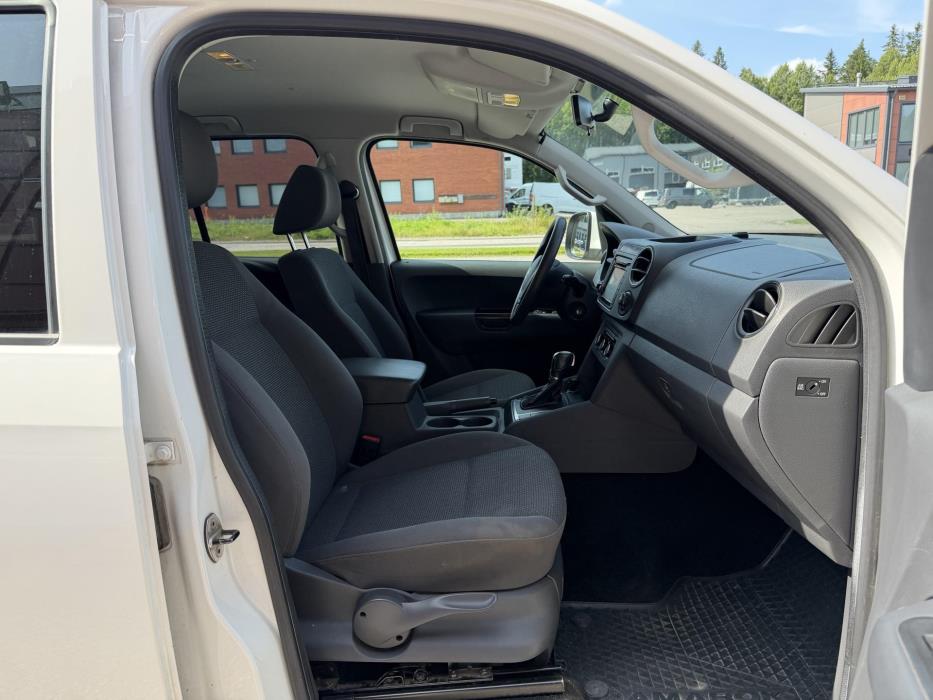 VOLKSWAGEN Amarok 2013