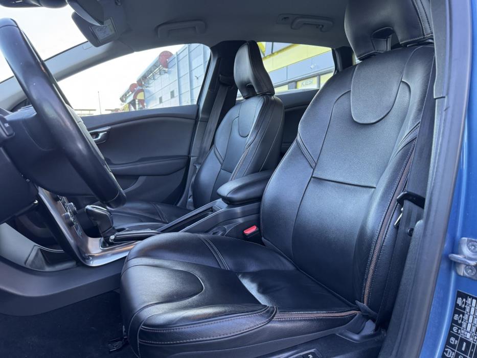 VOLVO V40 Cross Country 2016