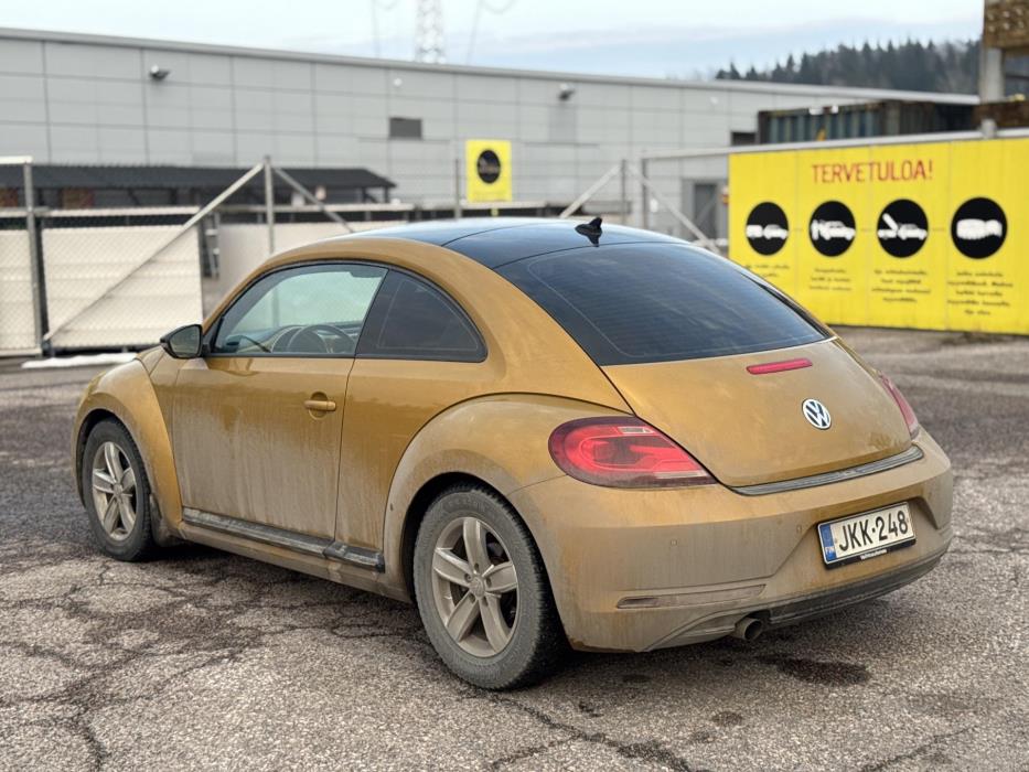 VOLKSWAGEN Beetle 2016