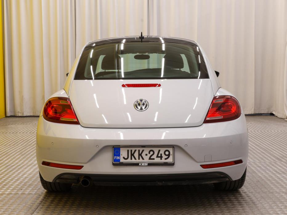 VOLKSWAGEN Beetle 2017