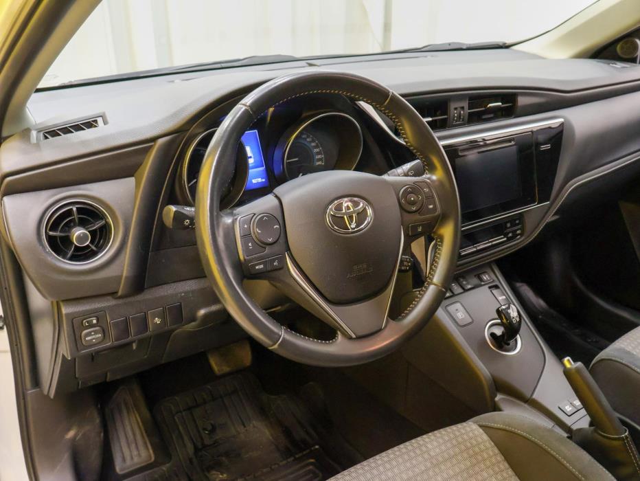 TOYOTA Auris 2018