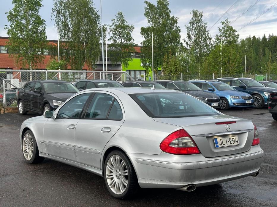 MERCEDES-BENZ E 2009