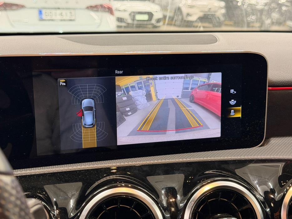 MERCEDES-BENZ A 2019