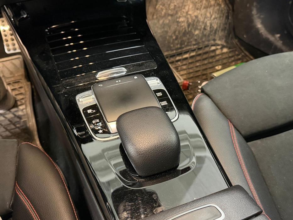 MERCEDES-BENZ A 2019