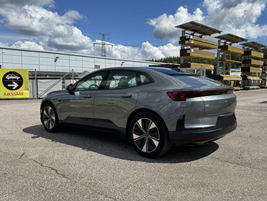 POLESTAR 4 2025