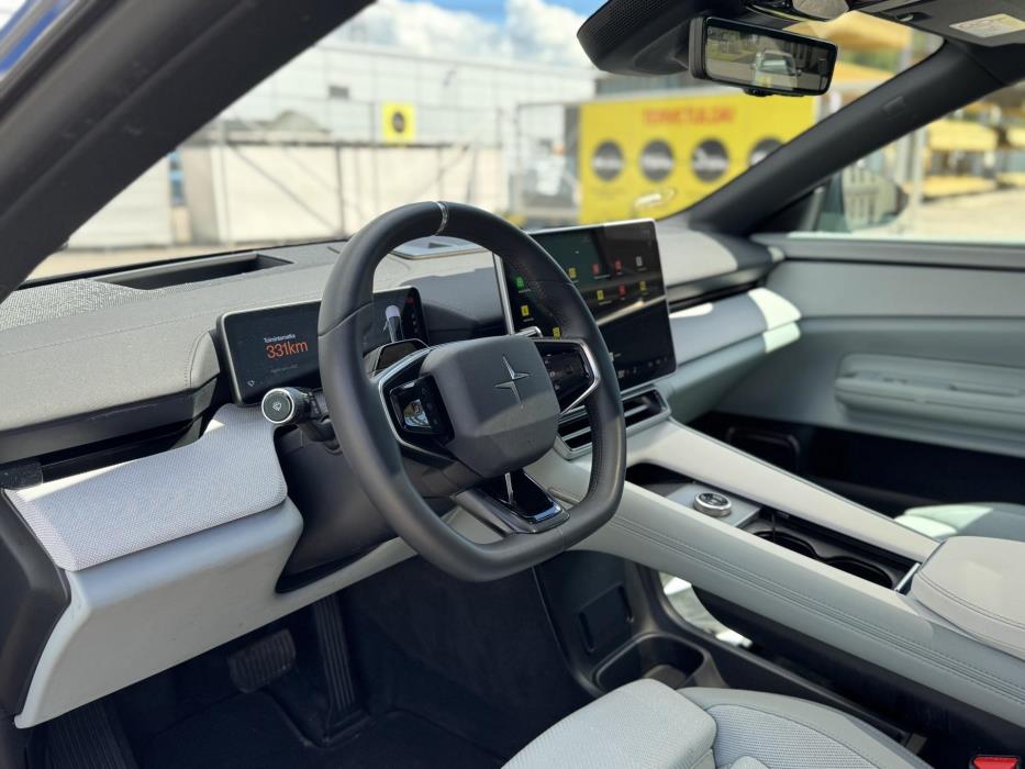 POLESTAR 4 2025