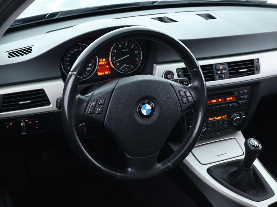 BMW 325 2011