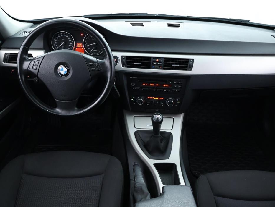 BMW 325 2011