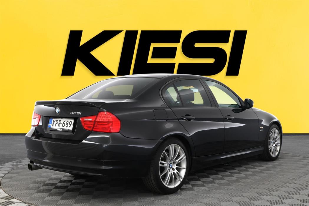 BMW 325 2011