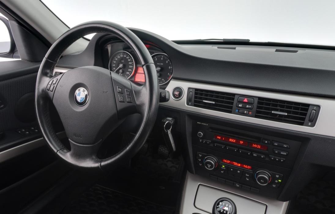 BMW 325 2011