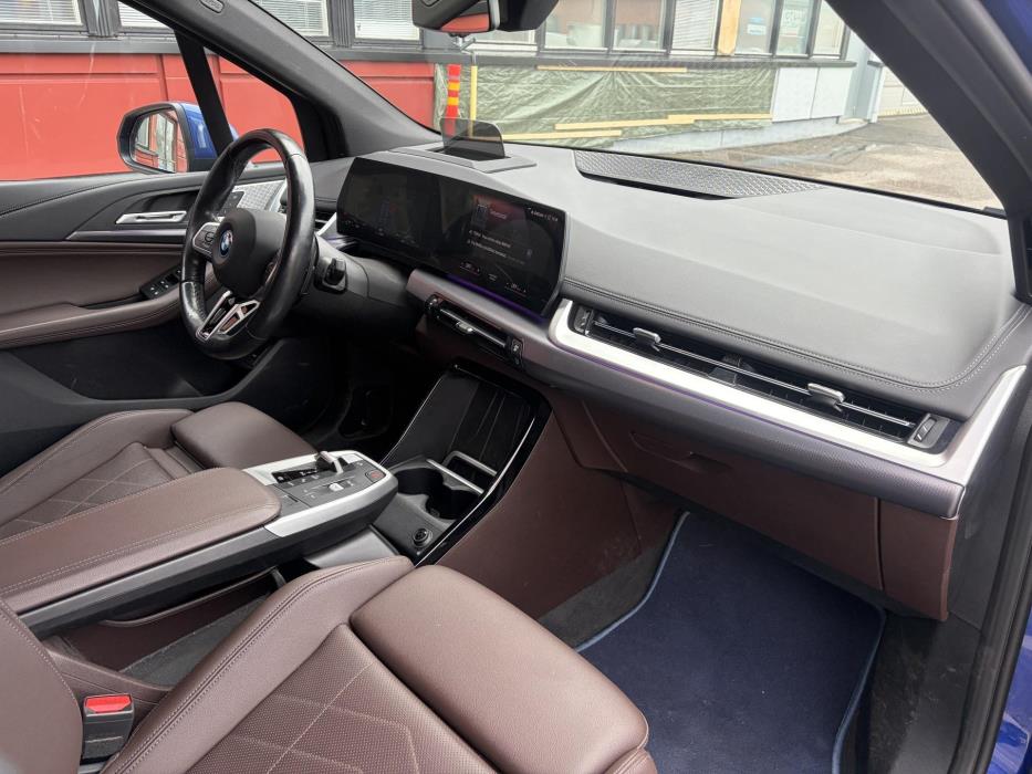 BMW 230 2023