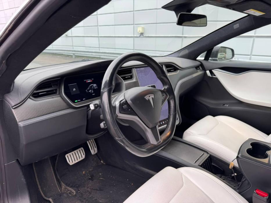 TESLA Model S 2019