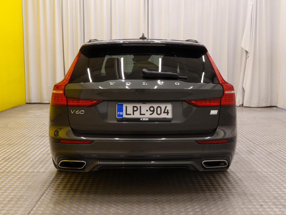 VOLVO V60 2021