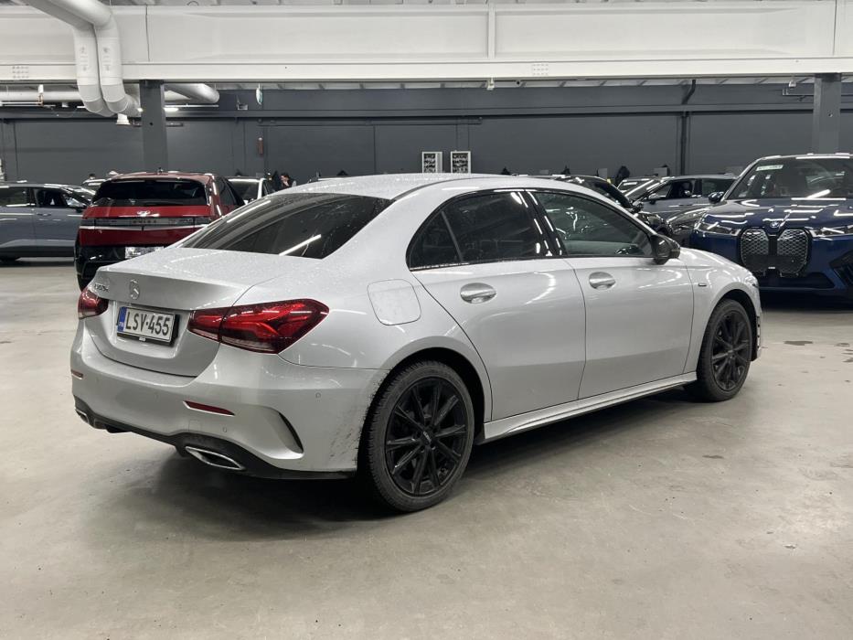 MERCEDES-BENZ A 2020