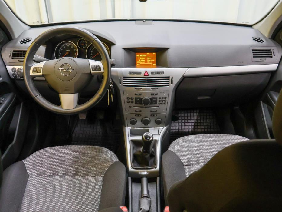OPEL Astra 2010