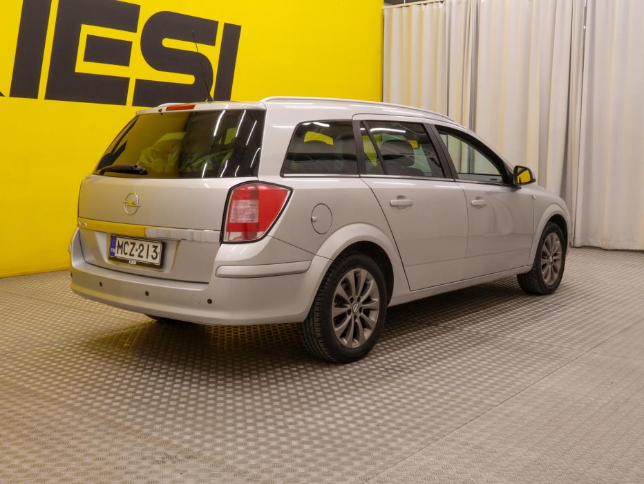 OPEL Astra 2010
