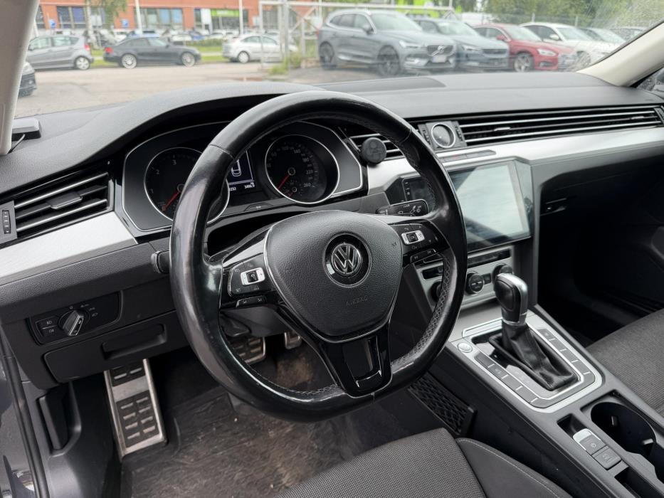 VOLKSWAGEN Passat 2018