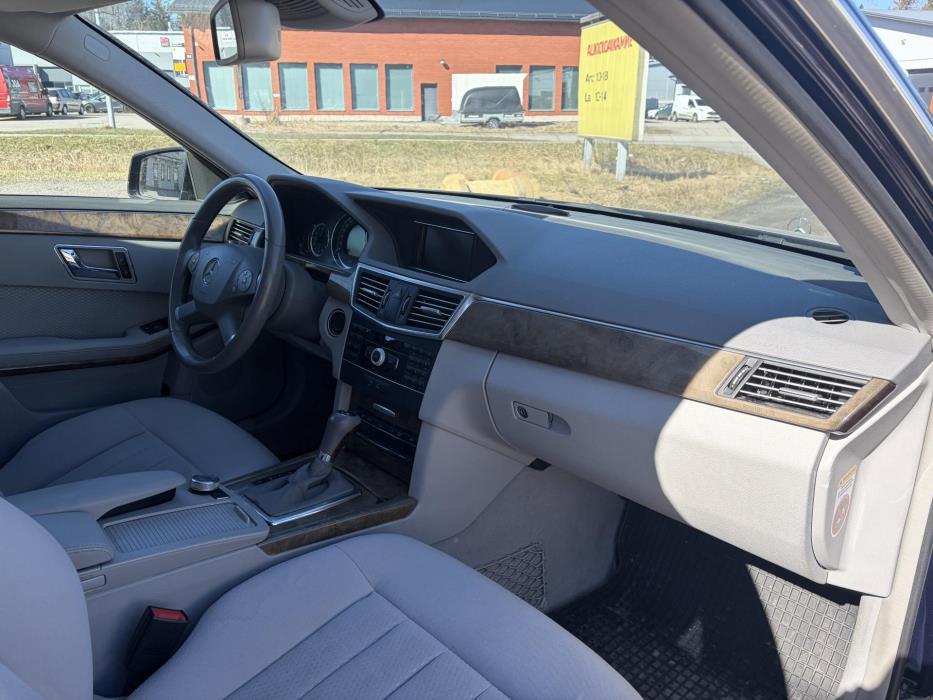 MERCEDES-BENZ E 2010