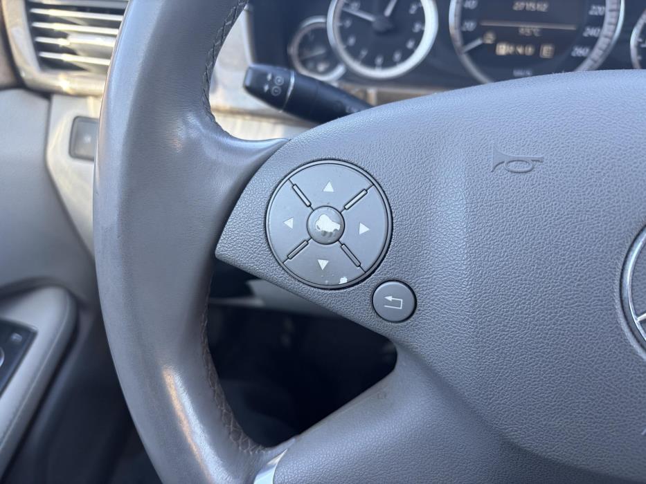 MERCEDES-BENZ E 2010