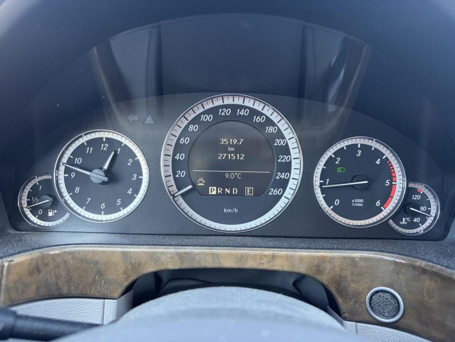 MERCEDES-BENZ E 2010