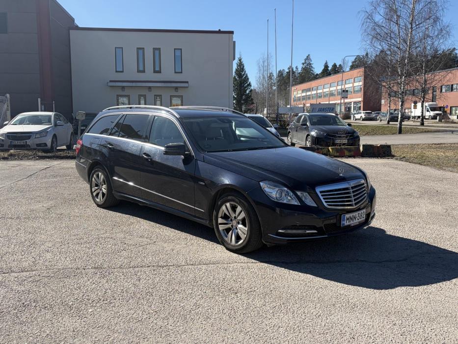 MERCEDES-BENZ E 2010