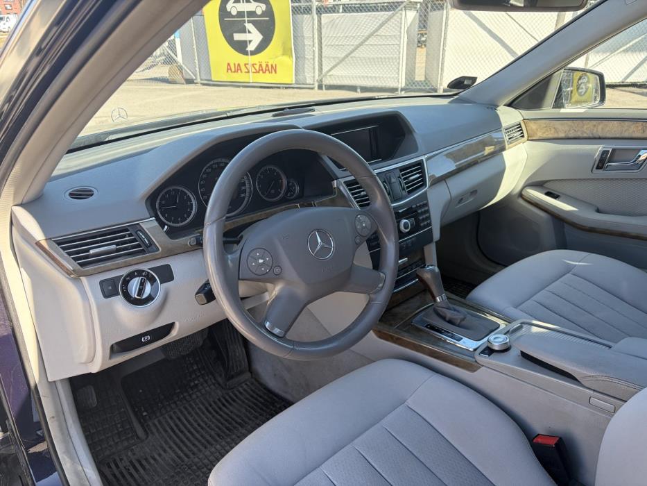 MERCEDES-BENZ E 2010