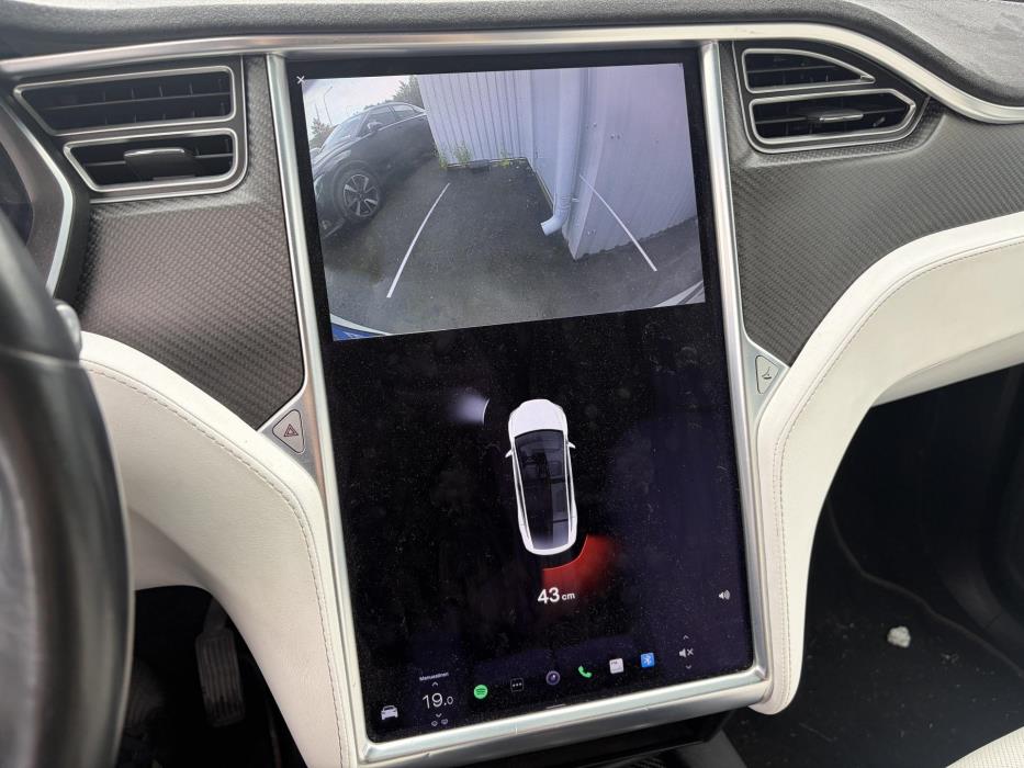 TESLA Model X 2017