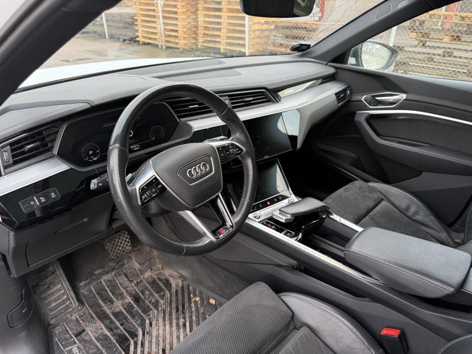 AUDI e-tron 2021